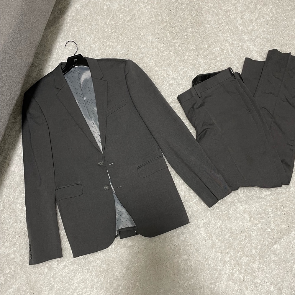 Gray suit in great condition
